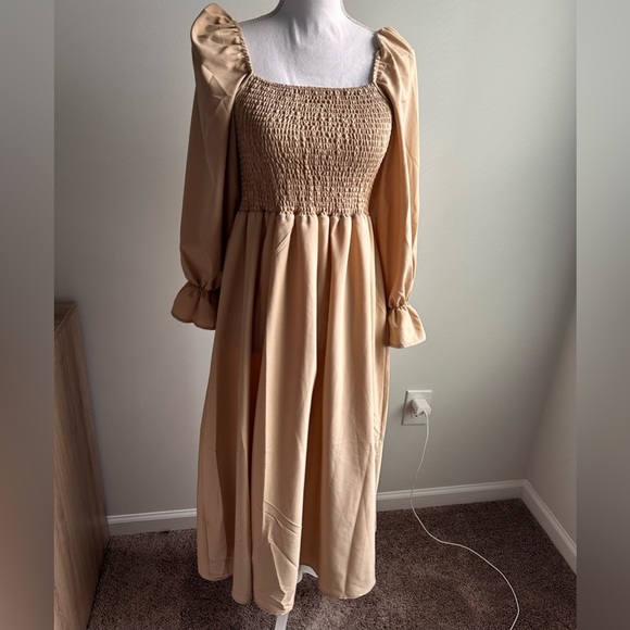 Dress - Picture 2 of 3